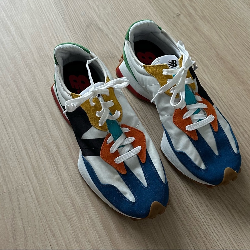 New Balance 327 in Multi